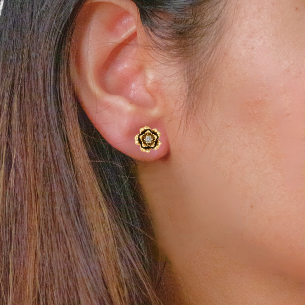 Floral Solitaire Stud Earrings