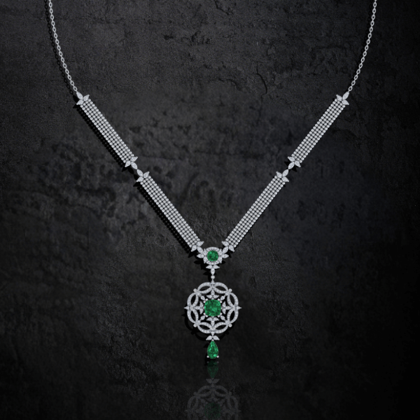 regal-green-radiance-diamond-necklace regal-green-radiance-diamond-necklace