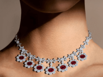 regalia-petal-diamond-necklace-model-shoot