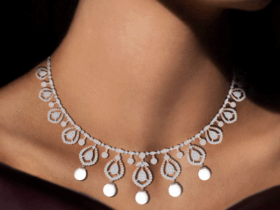 the-empress-dewdrop-diamond-necklace-model-shoot